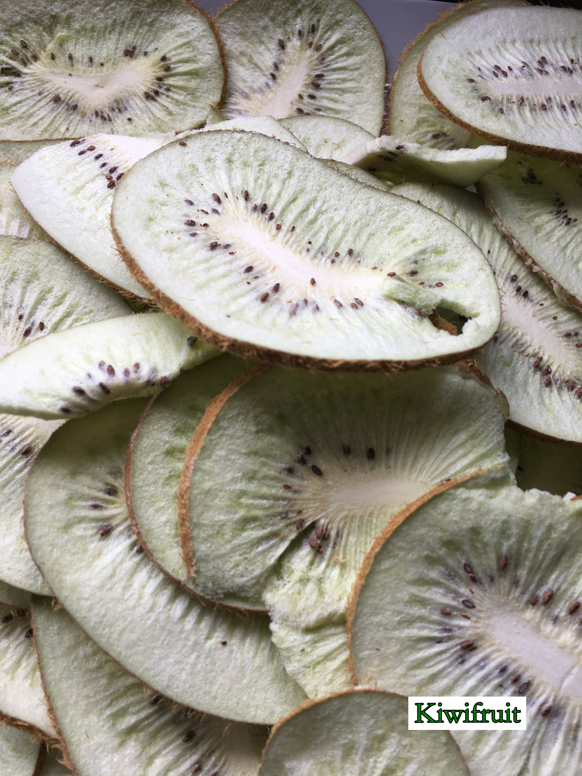 thin slices of freeze-dried kiwifruit